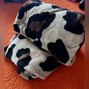 Boutique wild side blanket approximately 50”x86”